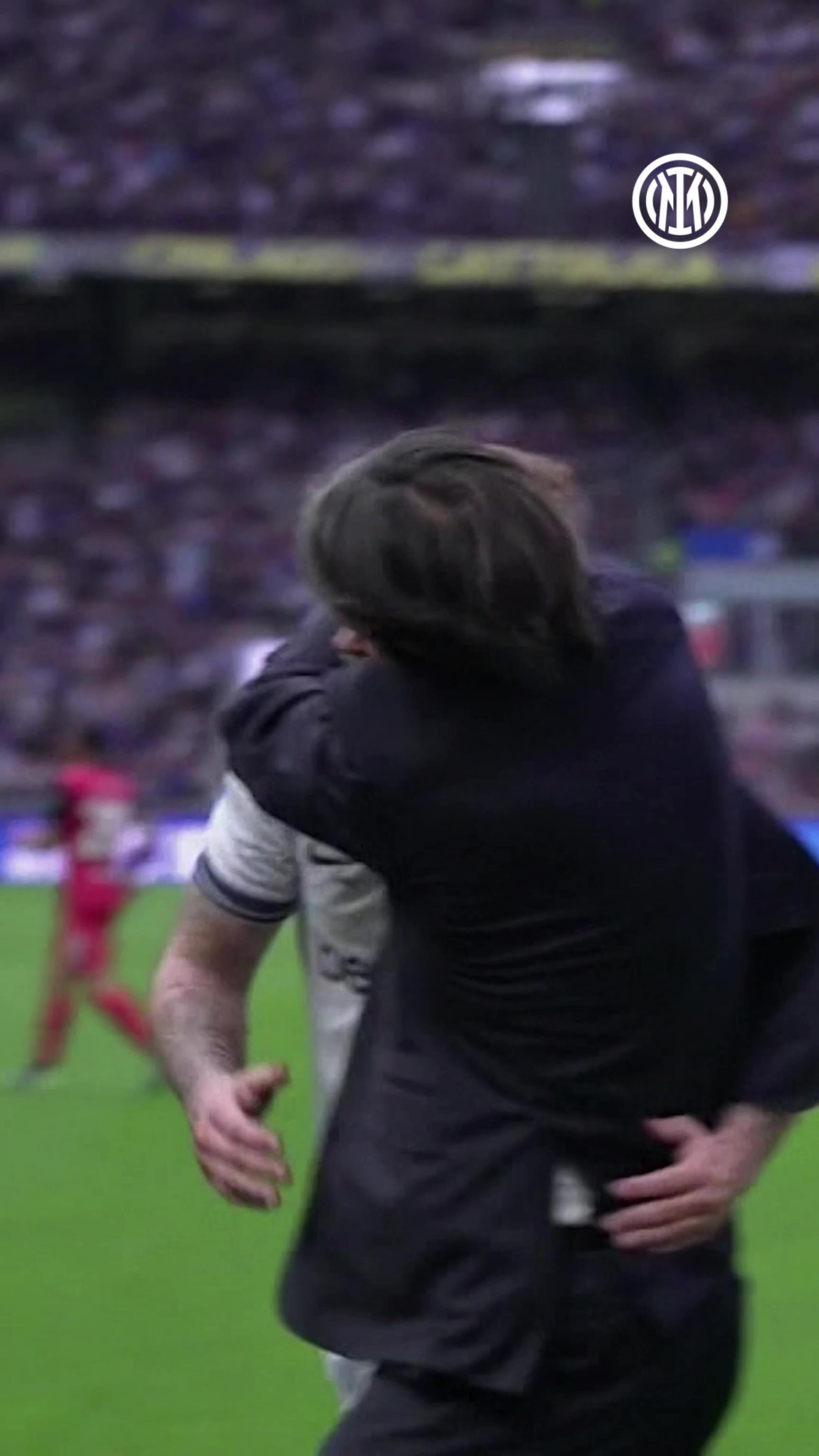 太銷魂，網(wǎng)友：阿瑙托維奇這腳傳球的確值得小因又摟又親